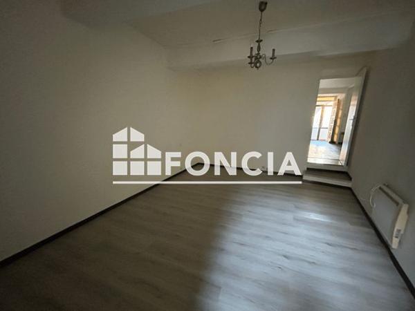 Location Appartement 2 pièces 52.15 m² - 2 PLACE DU REVELLIN Saint Pons La Calm 30330