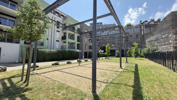Saint-Étienne (42100) A vendre appartement récent de 43,81m2 avec terrasse