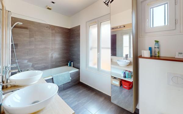 Appartement à vendre    4 pièces • 115,03 m2 Asnières-sur-Seine