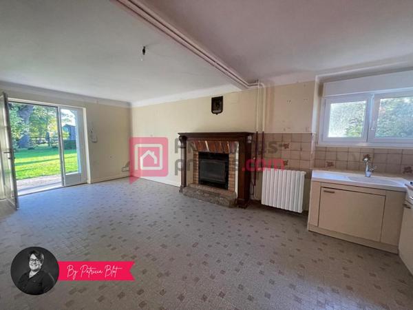 Ancien corps de ferme en pierre - charme, calme et potentiel à la campagne