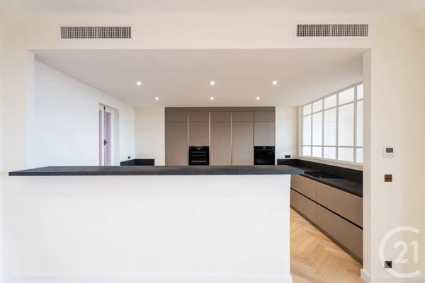 Appartement T4 à vendre  4 pièces - 190,28 m 2   BEAULIEU SUR MER  - 06