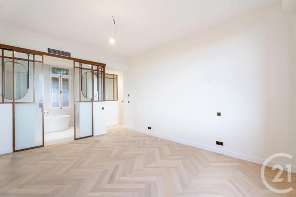 Appartement T4 à vendre  4 pièces - 190,28 m 2   BEAULIEU SUR MER  - 06