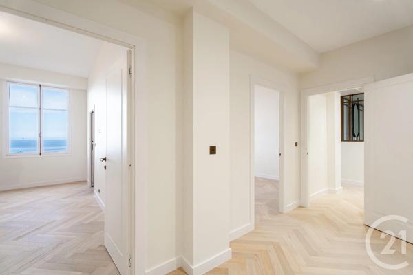 Appartement T4 à vendre  4 pièces - 190,28 m 2   BEAULIEU SUR MER  - 06