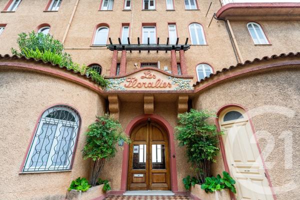 Appartement T4 à vendre  4 pièces - 190,28 m 2   BEAULIEU SUR MER  - 06