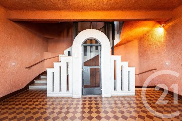 Appartement T4 à vendre  4 pièces - 190,28 m 2   BEAULIEU SUR MER  - 06