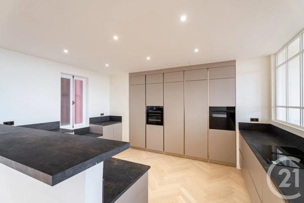 Appartement T4 à vendre  4 pièces - 190,28 m 2   BEAULIEU SUR MER  - 06