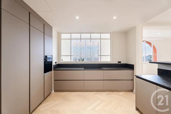 Appartement T4 à vendre  4 pièces - 190,28 m 2   BEAULIEU SUR MER  - 06