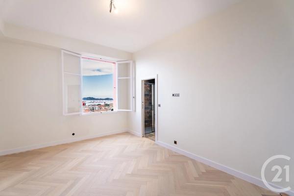 Appartement T4 à vendre  4 pièces - 190,28 m 2   BEAULIEU SUR MER  - 06