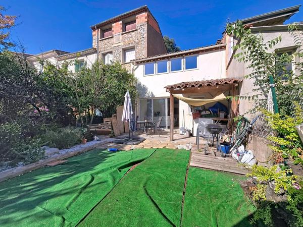 Maison de village à finir de rénover avec jardin – 82 m² habitables + jardin de 150 m² – Bédarieux centre