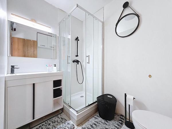 Maison de village à finir de rénover avec jardin – 82 m² habitables + jardin de 150 m² – Bédarieux centre