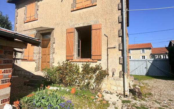 Maison à vendre    4 pièces •  Laheycourt