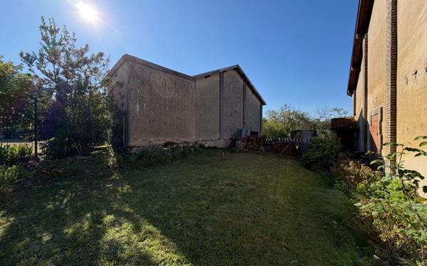 Maison à vendre    4 pièces •  Laheycourt
