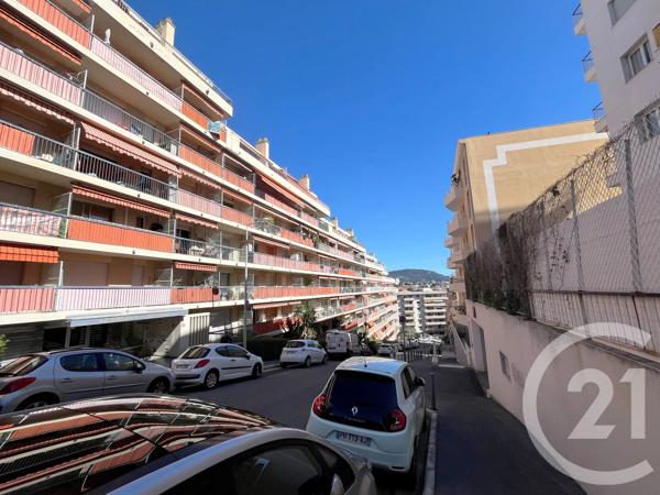 Appartement Studio à vendre  1 pièce - 30,67 m 2   NICE  - 06