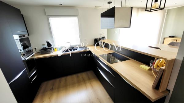 Maison
                                                                                                                                                                                                                                                                                                                        5 pièce(s)                                                                                                                                                                                                          3 chambre(s)                                                                                                                                                                                                          100.9  m²
