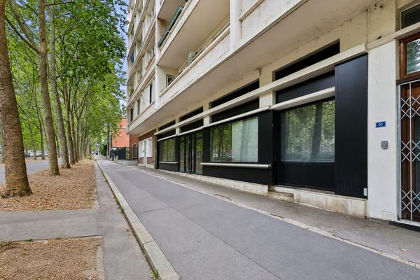 Bureaux à louer 125 m² - Paris 14e - Large vitrine et excellente accessibilité