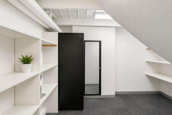 Bureaux à louer 125 m² - Paris 14e - Large vitrine et excellente accessibilité