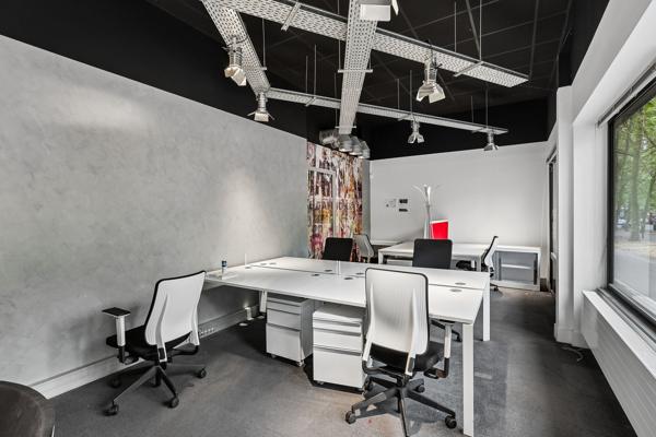 Bureaux à louer 125 m² - Paris 14e - Large vitrine et excellente accessibilité