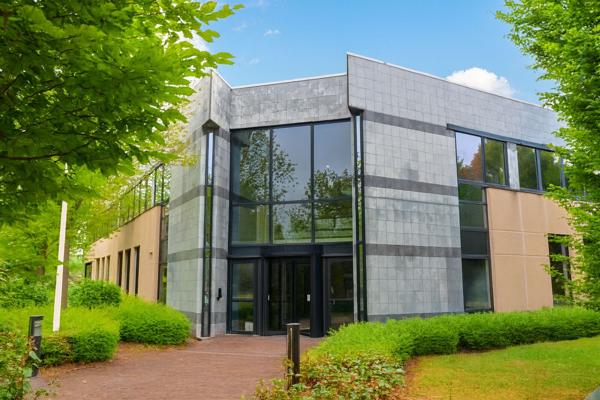 Bureaux à louer à Gennevilliers modulables dès 300 m² proche transports