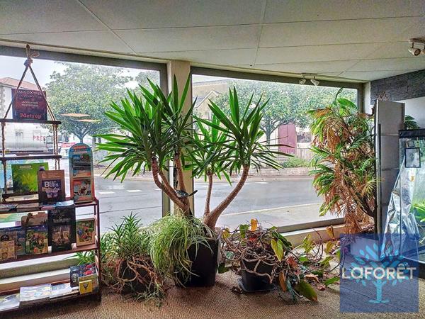 Achat local commercial La Ferrière - 128 m² - 110 000 €