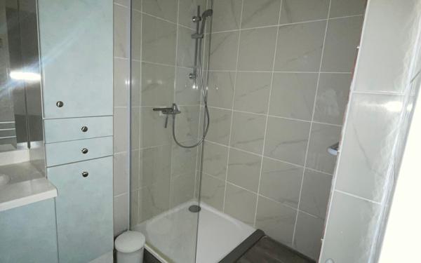 Appartement à vendre    1 pièce •  Gréoux-les-Bains