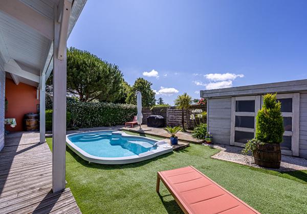 Maison quatre chambres, suite parentale en rez-de-chaussée, piscine !,  
Lagord 17140