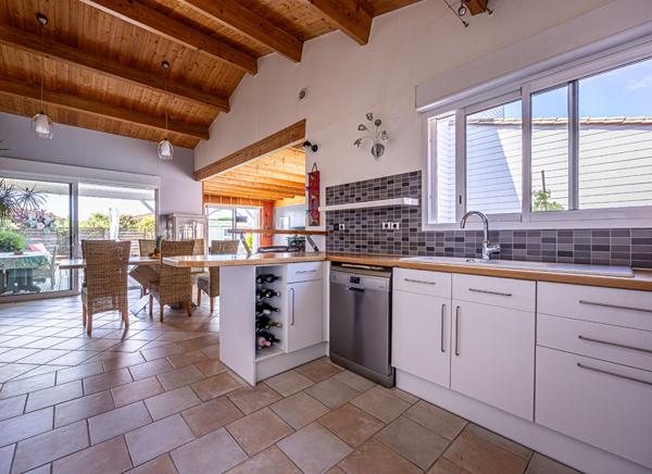 Maison quatre chambres, suite parentale en rez-de-chaussée, piscine !,  
Lagord 17140