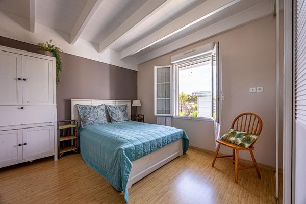 Maison quatre chambres, suite parentale en rez-de-chaussée, piscine !,  
Lagord 17140