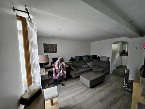 Location                                                      Maison
                        
                     2 pièces                      45 m2                     à Houdan