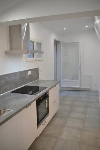 Location                                                      Maison
                        
                     2 pièces                      45 m2                     à Houdan
