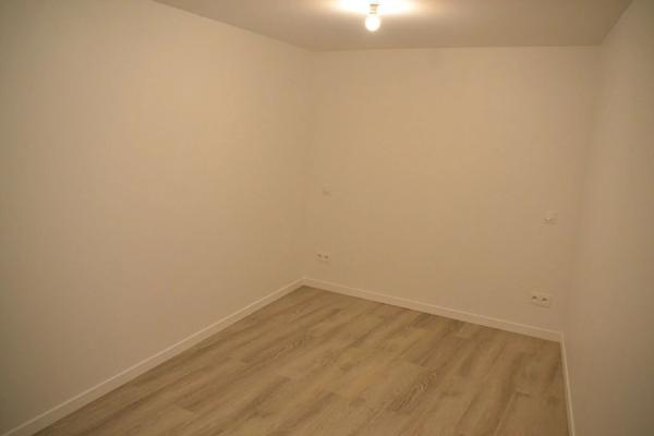 Location                                                      Maison
                        
                     2 pièces                      45 m2                     à Houdan