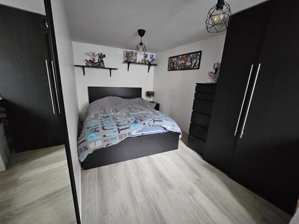 Location                                                      Maison
                        
                     2 pièces                      45 m2                     à Houdan