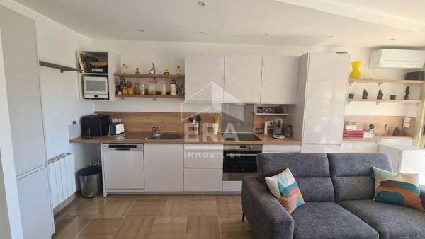 MARINA BAIE DES ANGES  - BEL APPARTEMENT 3/4 PIÈCES AVEC TERRASSE ET VUE DÉGAGÉE
