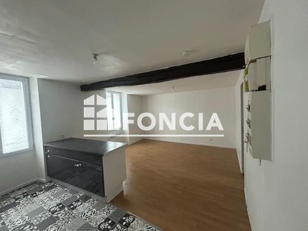 Location Appartement 2 pièces 36.45 m² - 245 RUE DE LA REPUBLIQUE Etampes 91150