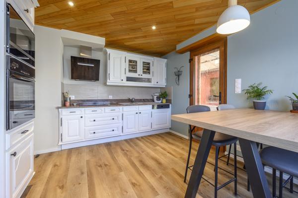 Maison Rénovée 6 pièces 130m2 avec Cour, Terrasse et Dépendance