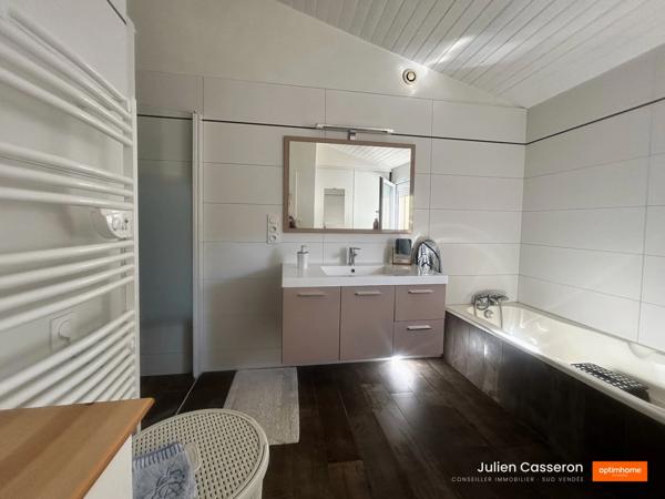 Chantonnay centre – Maison 153 m² – 3 chambres, piscine et garage