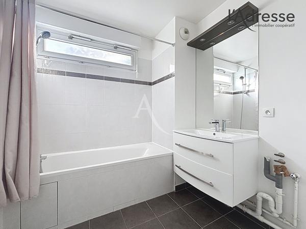 Suresnes - Appartement 3 pièces de 58 m² avec jardin 200 m² - Parking et Cave - 2ème parking en sus