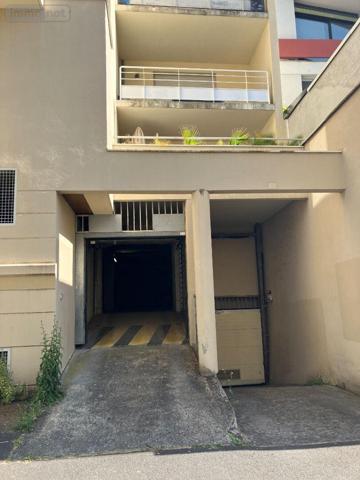 Garage - Parking à louer à Rennes en Ille-et-Vilaine (35000), ref : 1328