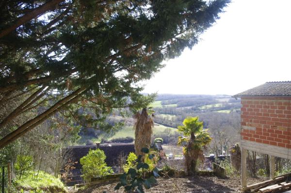 Grange en cours de transformation à vendre 1 pièces à MONTESQUIOU (32) 42.50 m² sur terrain de 400 m² environ.