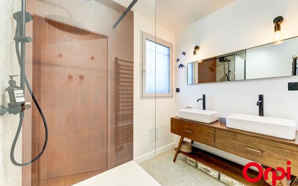 Appartement à vendre    4 pièces • 83,77 m2 Caluire-et-Cuire