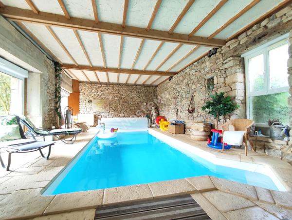 Longère à vendre à Moustoir-Ac 3 chambres - 4860 M² de terrain - piscine