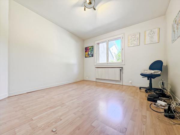 Pavillon 4 chambres Secteur Mairie