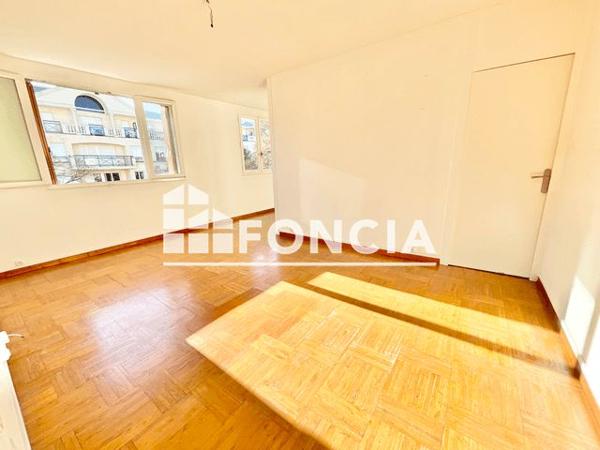 À vendre Appartement 5 pièces 77 m² - Le Plessis-robinson 92350