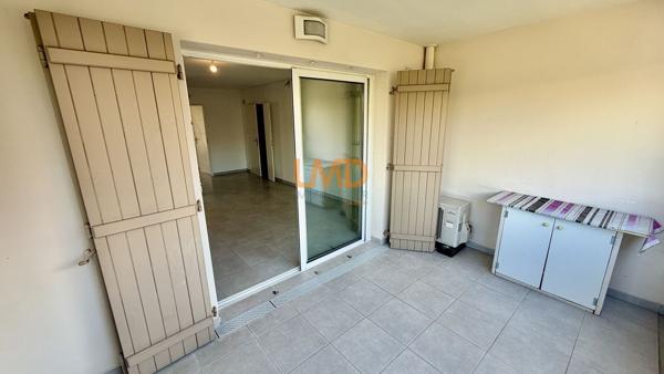 Roquebrune-sur-Argens village – T3 – terrasse couverte – garage