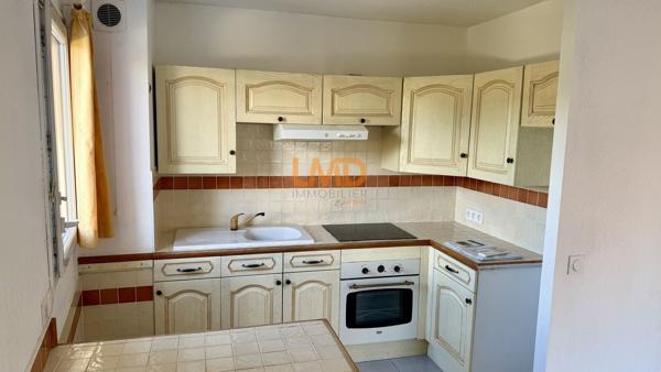 Roquebrune-sur-Argens village – T3 – terrasse couverte – garage
