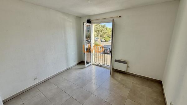 Roquebrune-sur-Argens village – T3 – terrasse couverte – garage