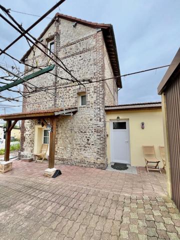 Maison individuelle 3ch avec garage / cave / et jardin