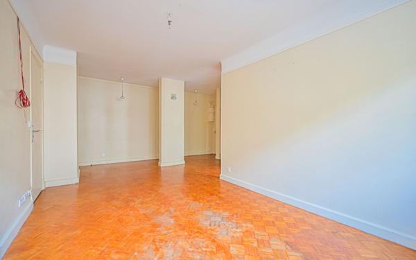 Appartement à vendre    3 pièces • 69,31 m2 Paris 11