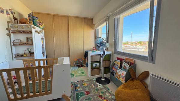 Appartement
                                                                                                                                                                                                                                                                                                                        3 pièce(s)                                                                                                                                                                                                          2 chambre(s)                                                                                                                                                                                                          74.56  m²