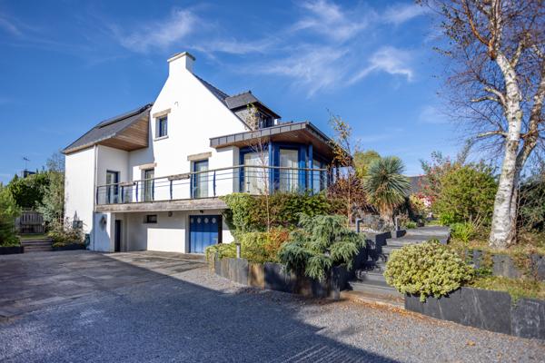 Vannes (56000) Maison de standing rénovée – Volumes, prestations haut de gamme et studio indépendant