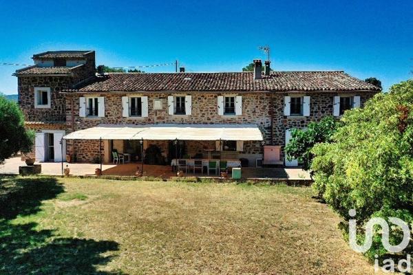 Bastide 11 pièces de 420 m² à Gonfaron (83590)